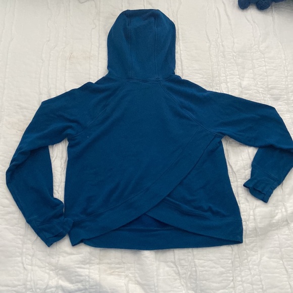 A deep blue light weight hoodie - Picture 3 of 3